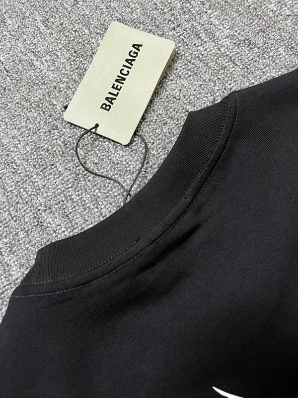 ブランドTシャツ角部分ディテール